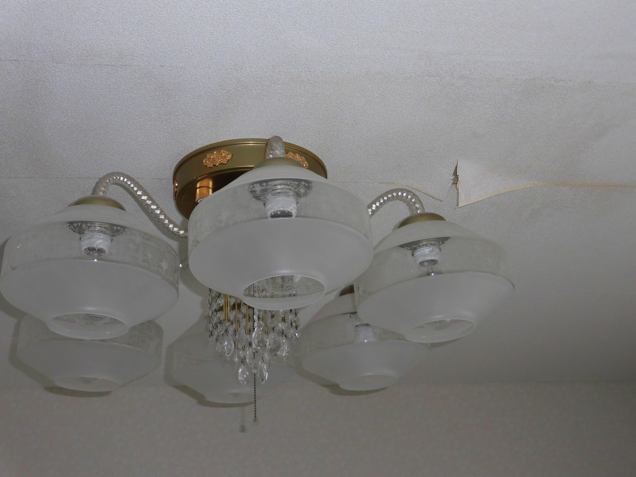 リフォーム工房よしだの天井雨漏り補修の施工前です