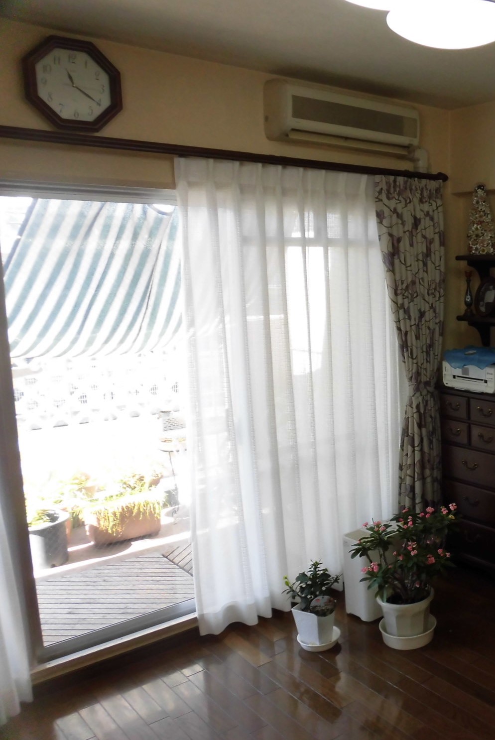 リフォーム工房よしだの大型サッシ戸車交換の施工前です