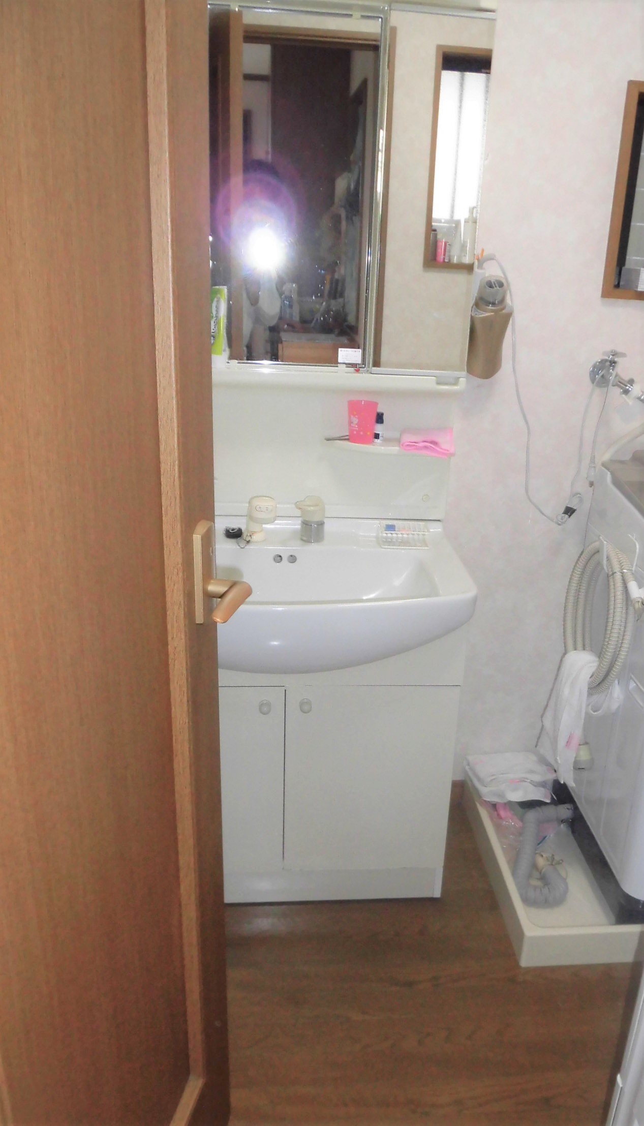 リフォーム工房よしだの洗面所の施工事例の施工前です