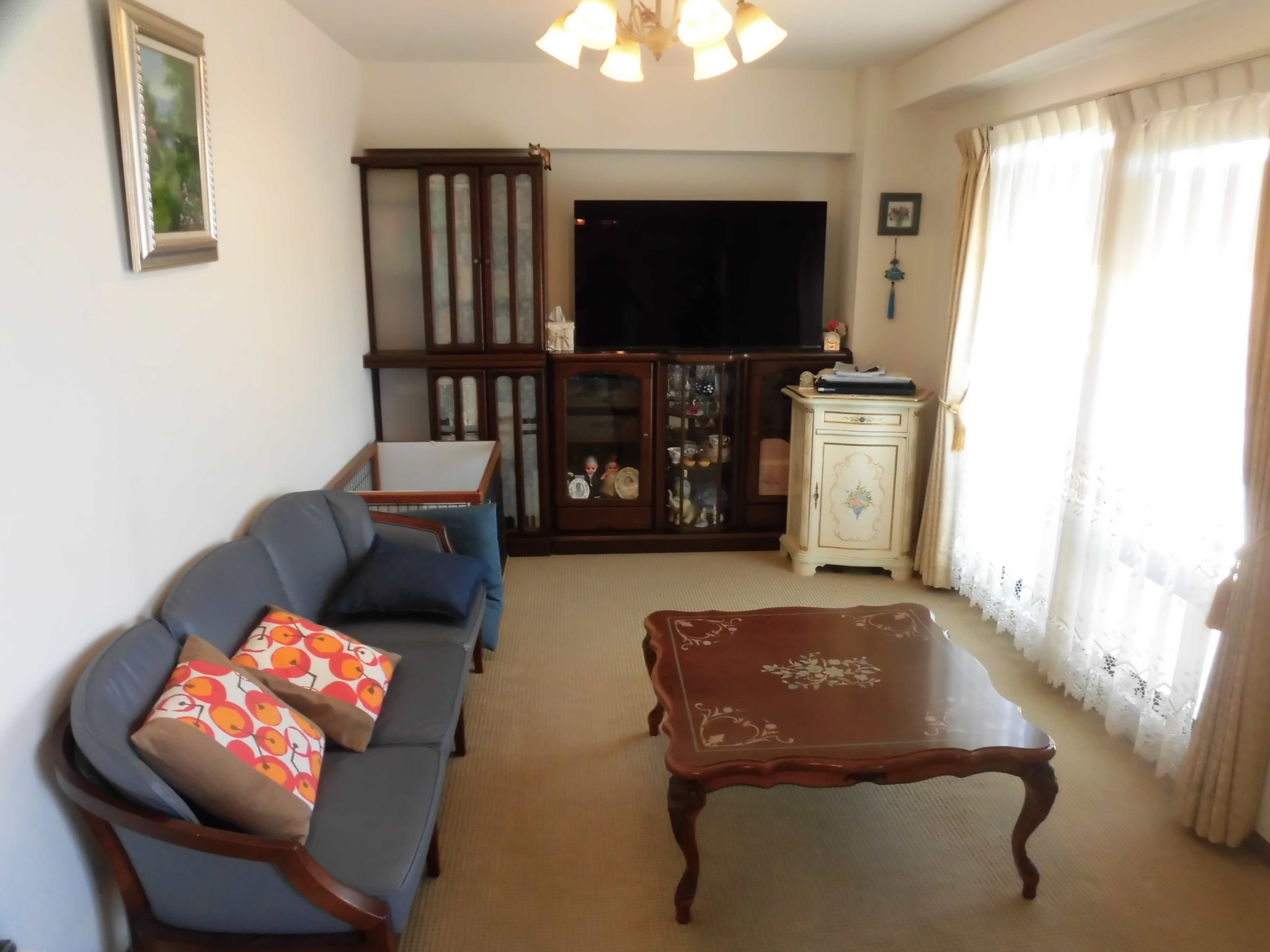 リフォーム工房よしだの内装工事カーペットからフローリングへの施工前です