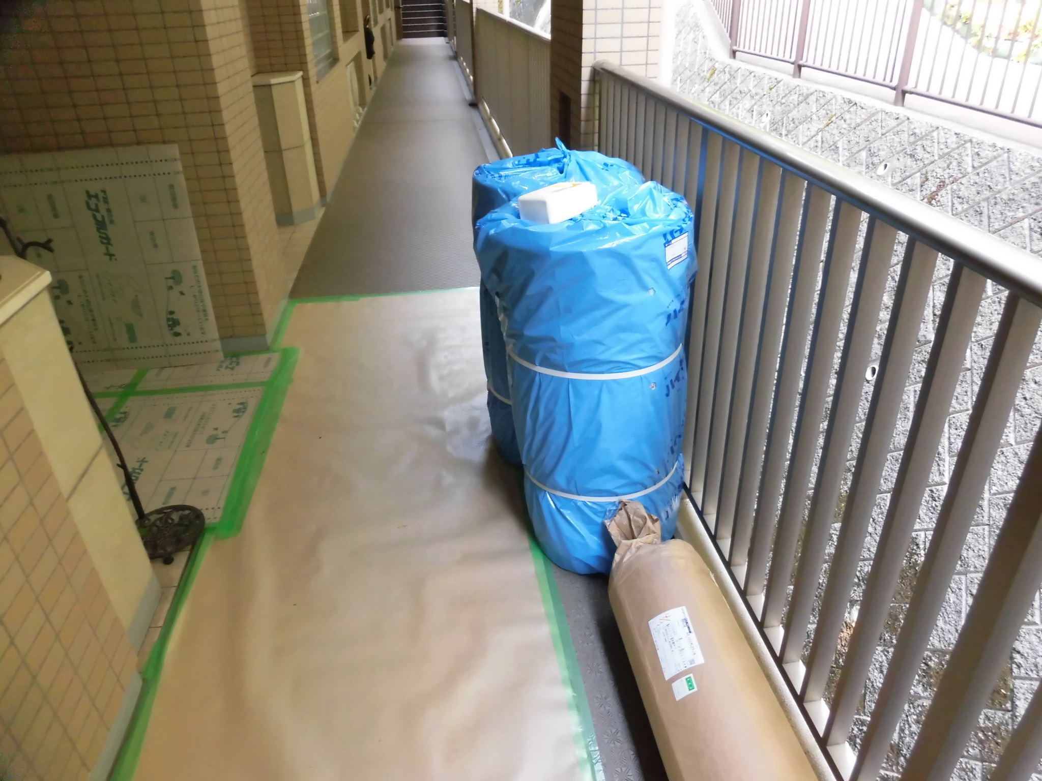 リフォーム工房よしだの内装工事カーペット貼替の施工中です