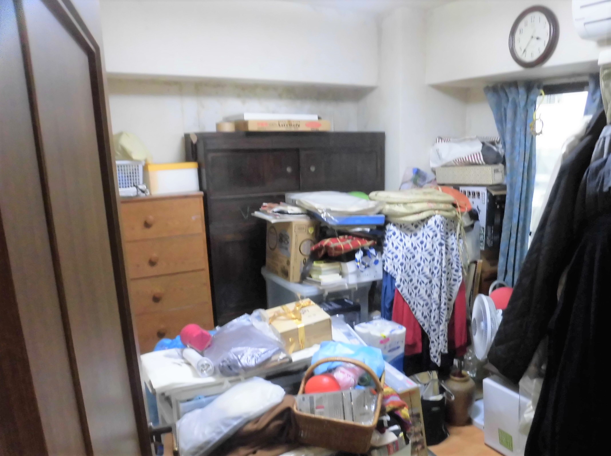 リフォーム工房よしだの内装工事クロス・フローリングへの施工前です