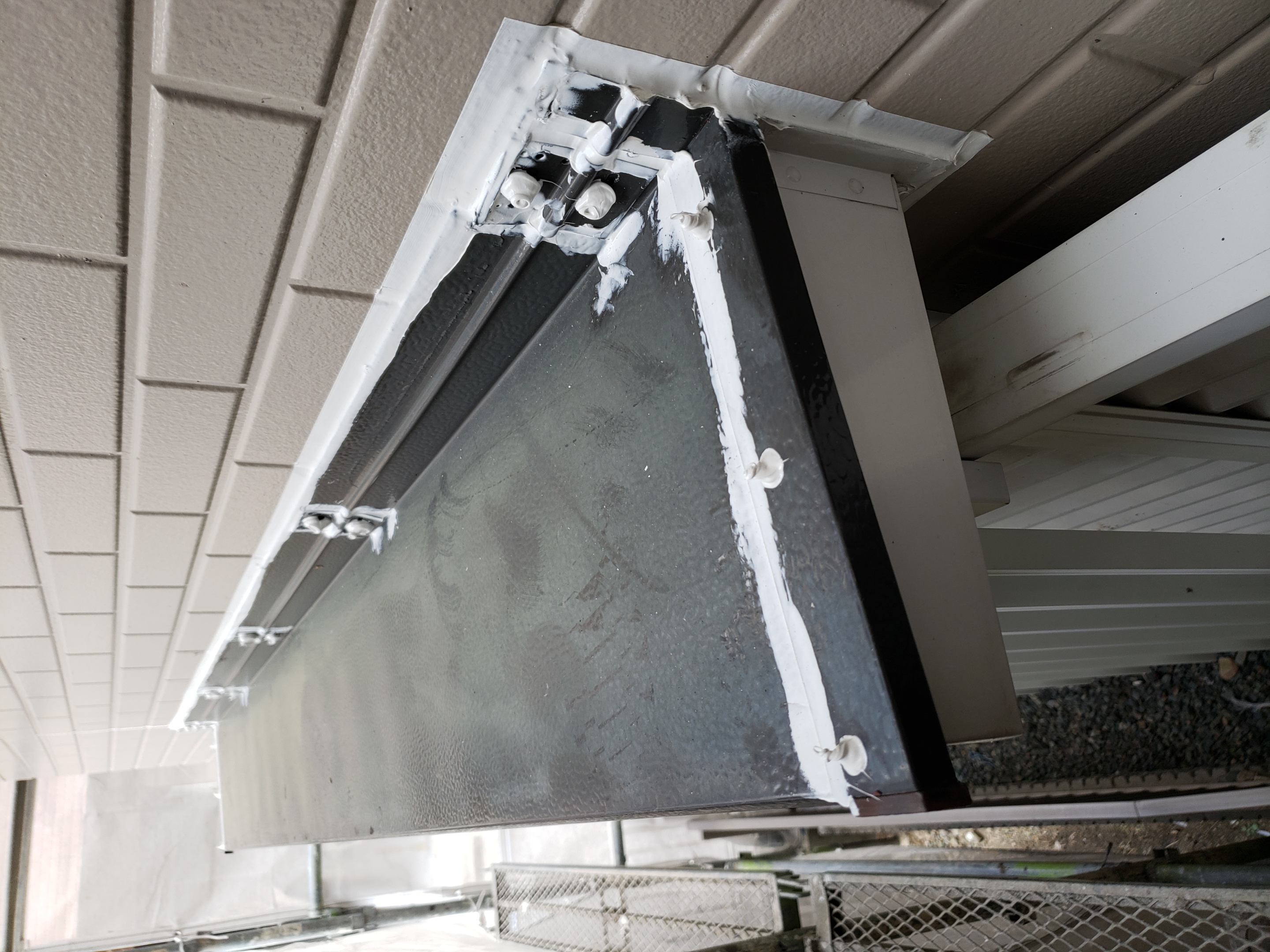 リフォーム工房よしだの外壁塗装・屋根工事の施工中です