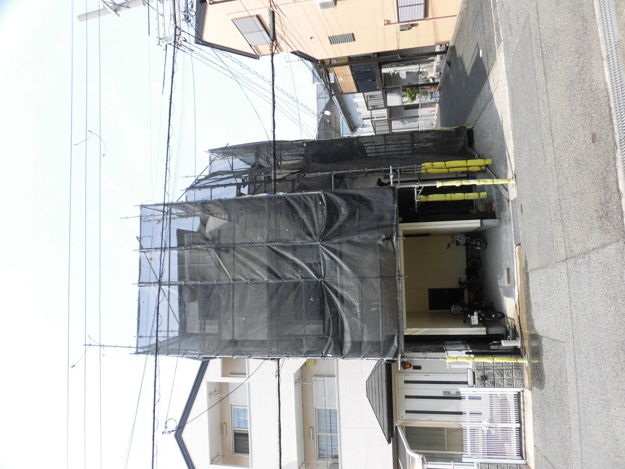 リフォーム工房よしだの外壁塗装・屋根工事の施工中です